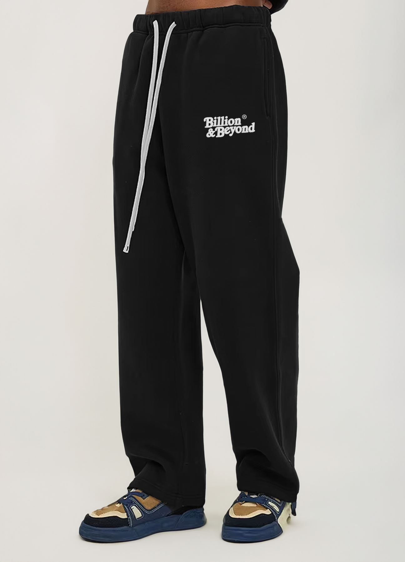 STRAIGHT LEG SWEATPANTS - BLACK