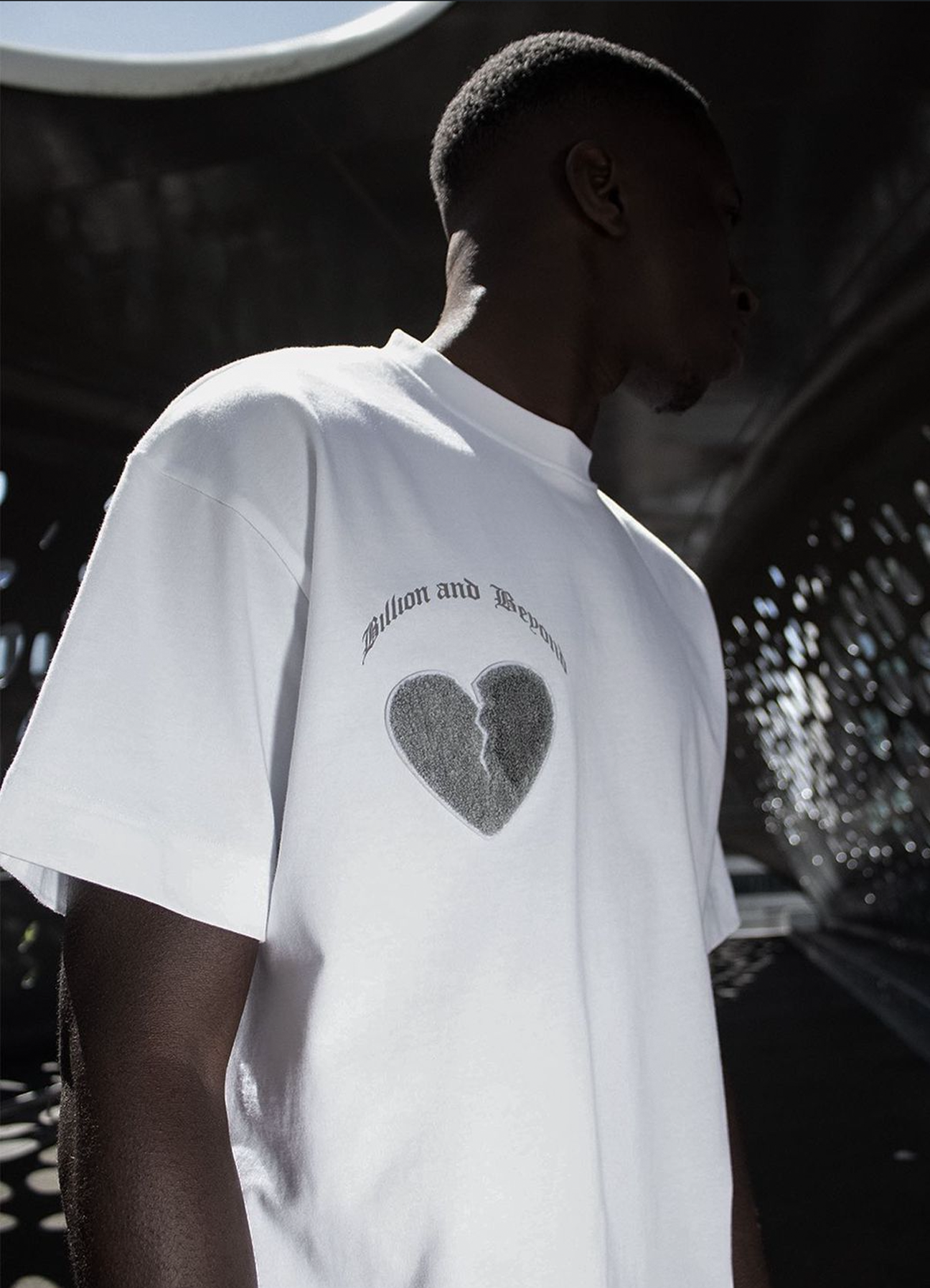 CRACK HEART TEE - WHITE