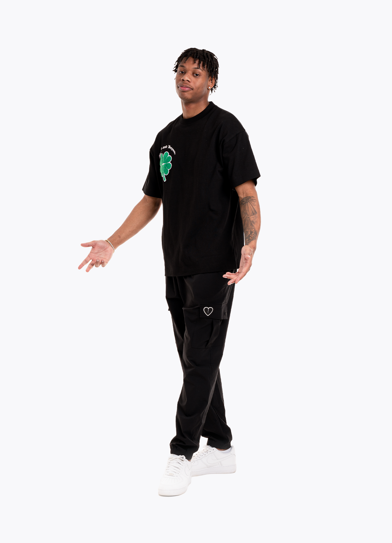 LUCKY CRACK HEART TEE - BLACK 🍀