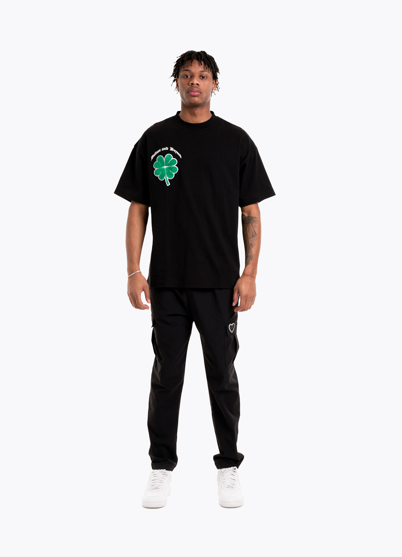 LUCKY CRACK HEART TEE - BLACK 🍀